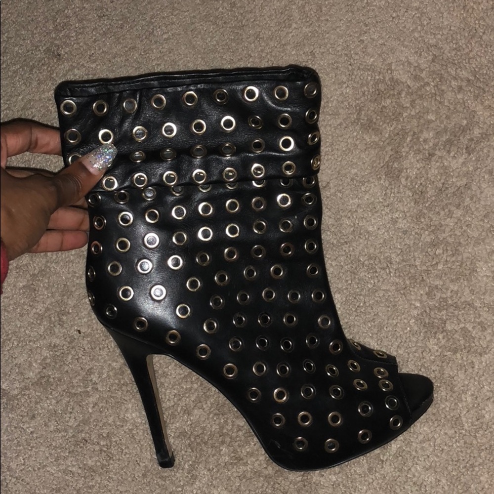 Aldo bootie with gold ring accents